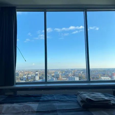 Fantastic View From The 20th Floor شقة براتسيلافا